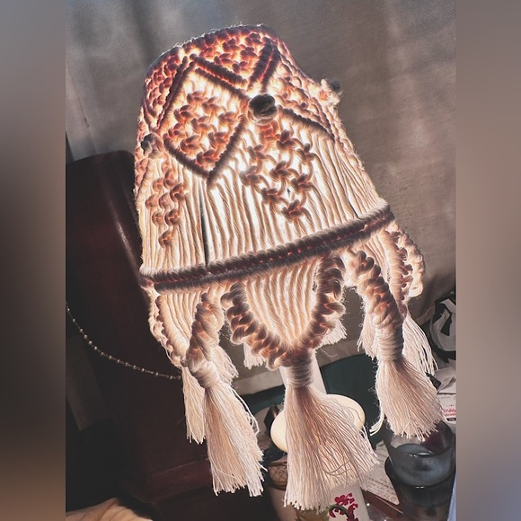 NEW: ELEGANT Home Decor Macramรฉ Hand Woven Artistry Tapestry Lamps Custom Made - Picture 6 of 16